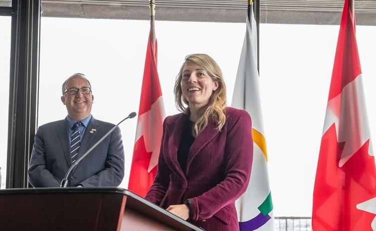 캐나다 '팔 국가' 수립 지원, 이스라엘 무기 수출 중단 - CKNNews 이미지