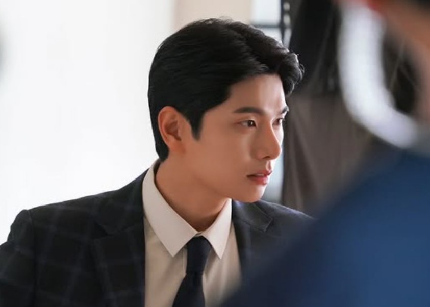 이이경, 배우 활동 잠정 중단… “재정비 시간 갖는다” - CKNNews 이미지