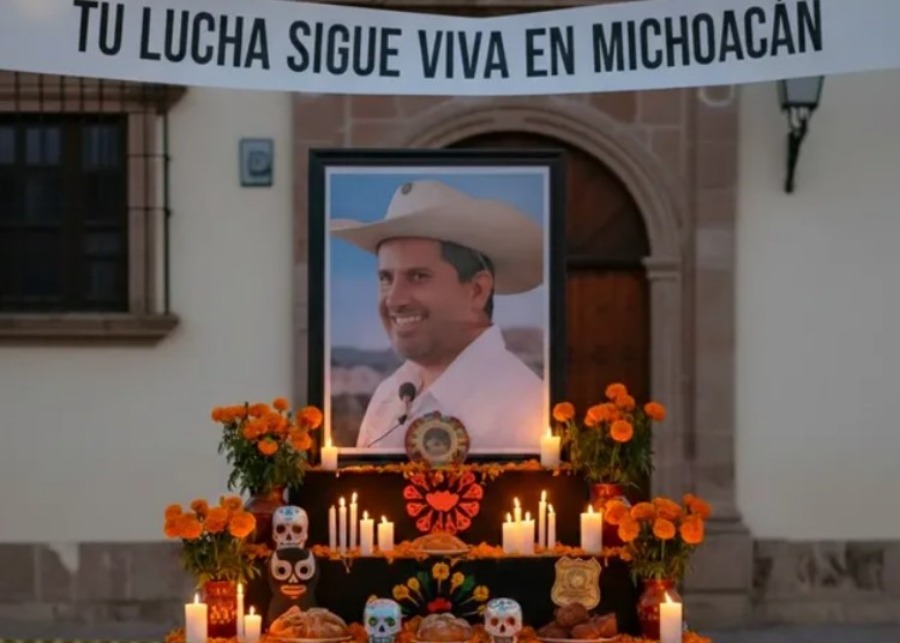 멕시코 시장 ‘망자의 날’ 축제 중 또 총격 사망… 카르텔 배후 의혹 - CKNNews 이미지