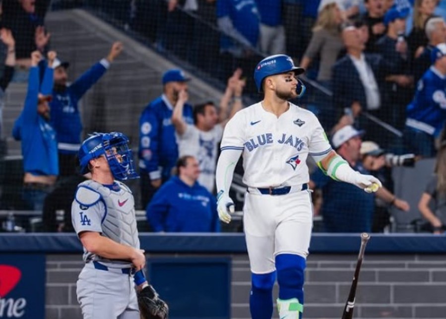 블루제이스, 월드시리즈 7차전 연장 11회 통한의 역전패 - CKNNews 이미지