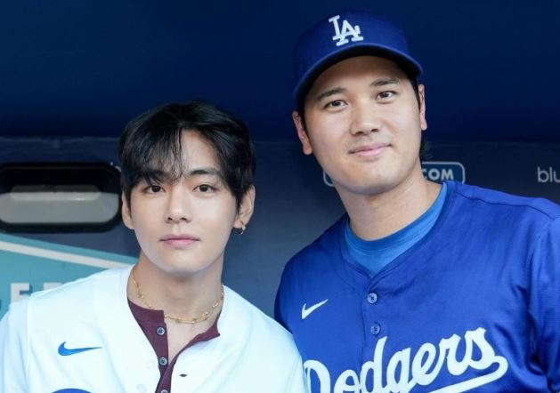 BTS 뷔, 메이저리그 시구 화제…오타니와 투샷 - CKNNews 이미지