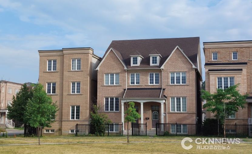 10월 캐나다 주택거래 4.3% 감소…평균 가격 1.1% 하락 - CKNNews 이미지