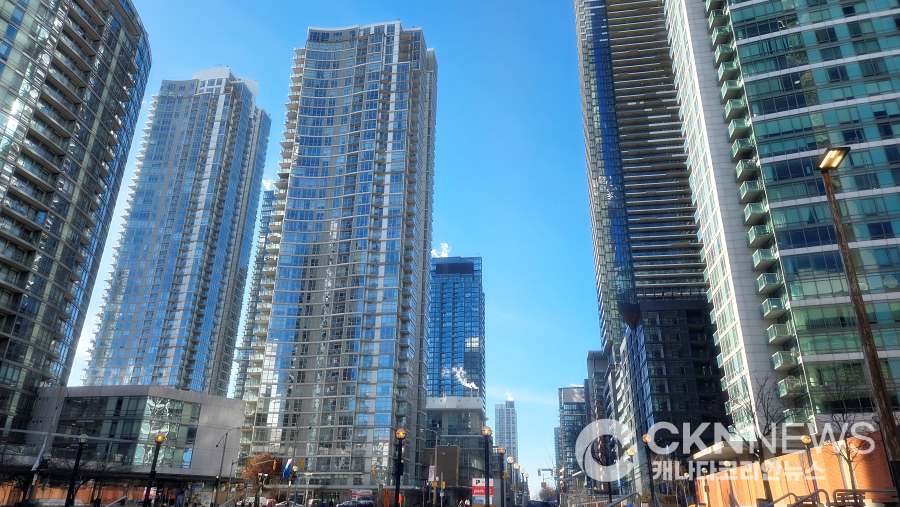 '렌트 시장 붕괴' 캐나다 최악의 임대료 하락 '1~3위'는 온타리오 - CKNNews 이미지