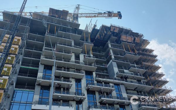 토론토 신규 콘도 시장 ‘빙하기’… 2027년 회복 가능 전망 - CKNNews 이미지