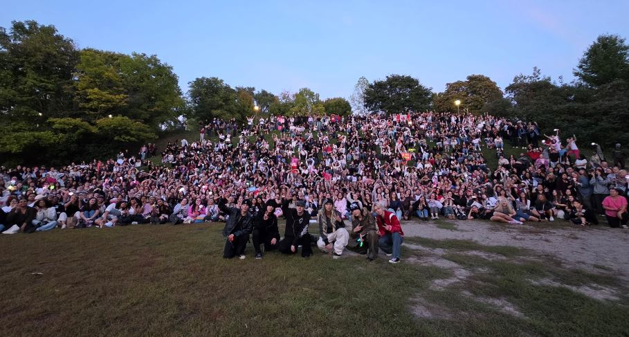 인기 K팝 보이그룹 '피원하모니' 토론토 공원서 '깜짝 공연'  - CKNNews 이미지